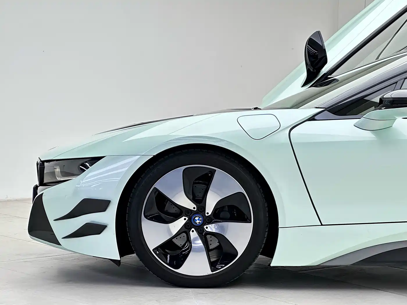 BMW i8 2014 Standard фото 11