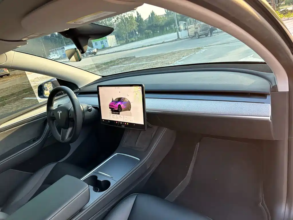 Фото 15 - Tesla Model Y