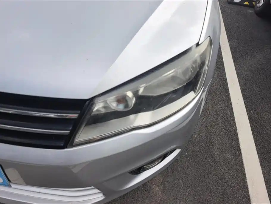 Volkswagen Jetta 2013 1.6L Manual Comfort фото 5