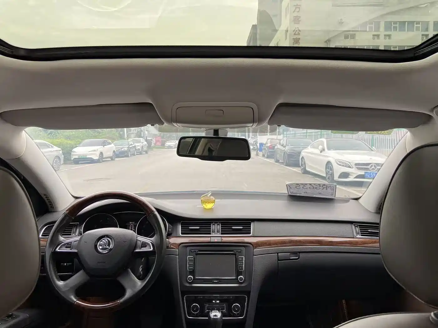 Photo 11 - Škoda Superb