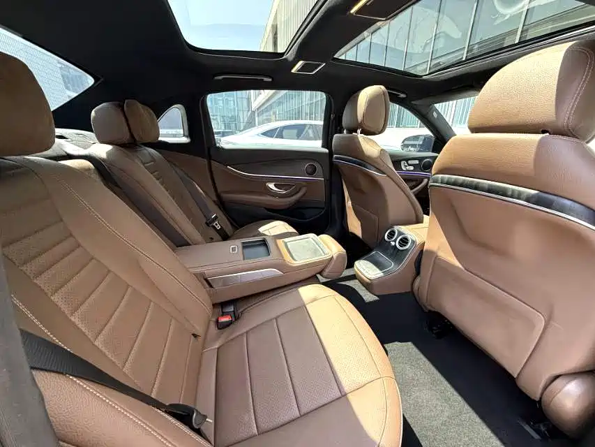 Mercedes-Benz E-Class 2023 E 300 L Sport Fashion фото 11
