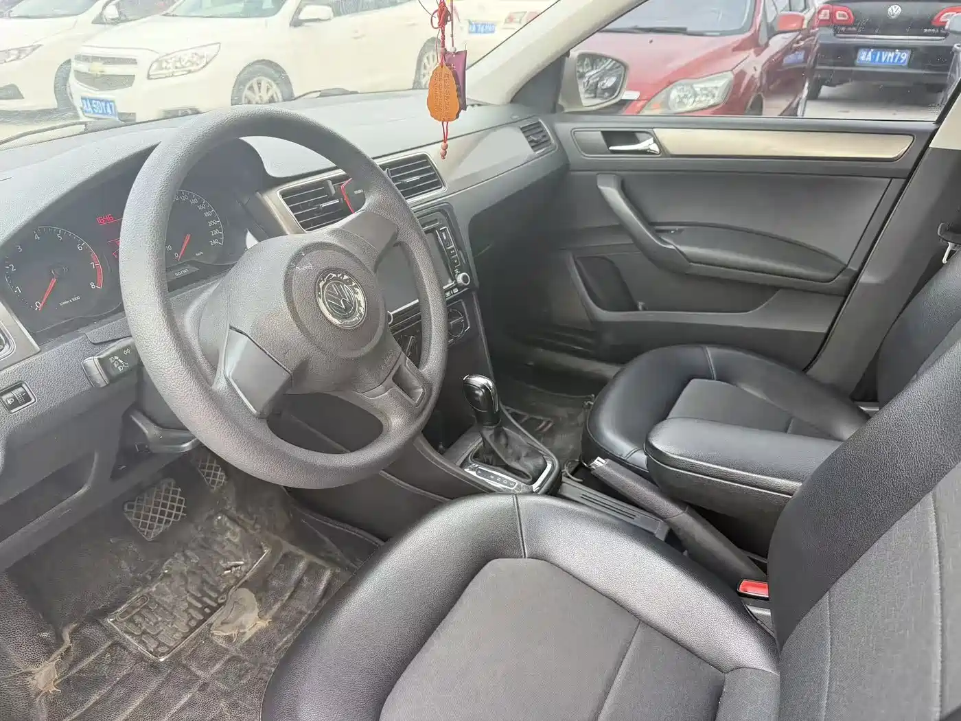 Volkswagen Santana 2015 1.6L Automatic Comfort Edition фото 2