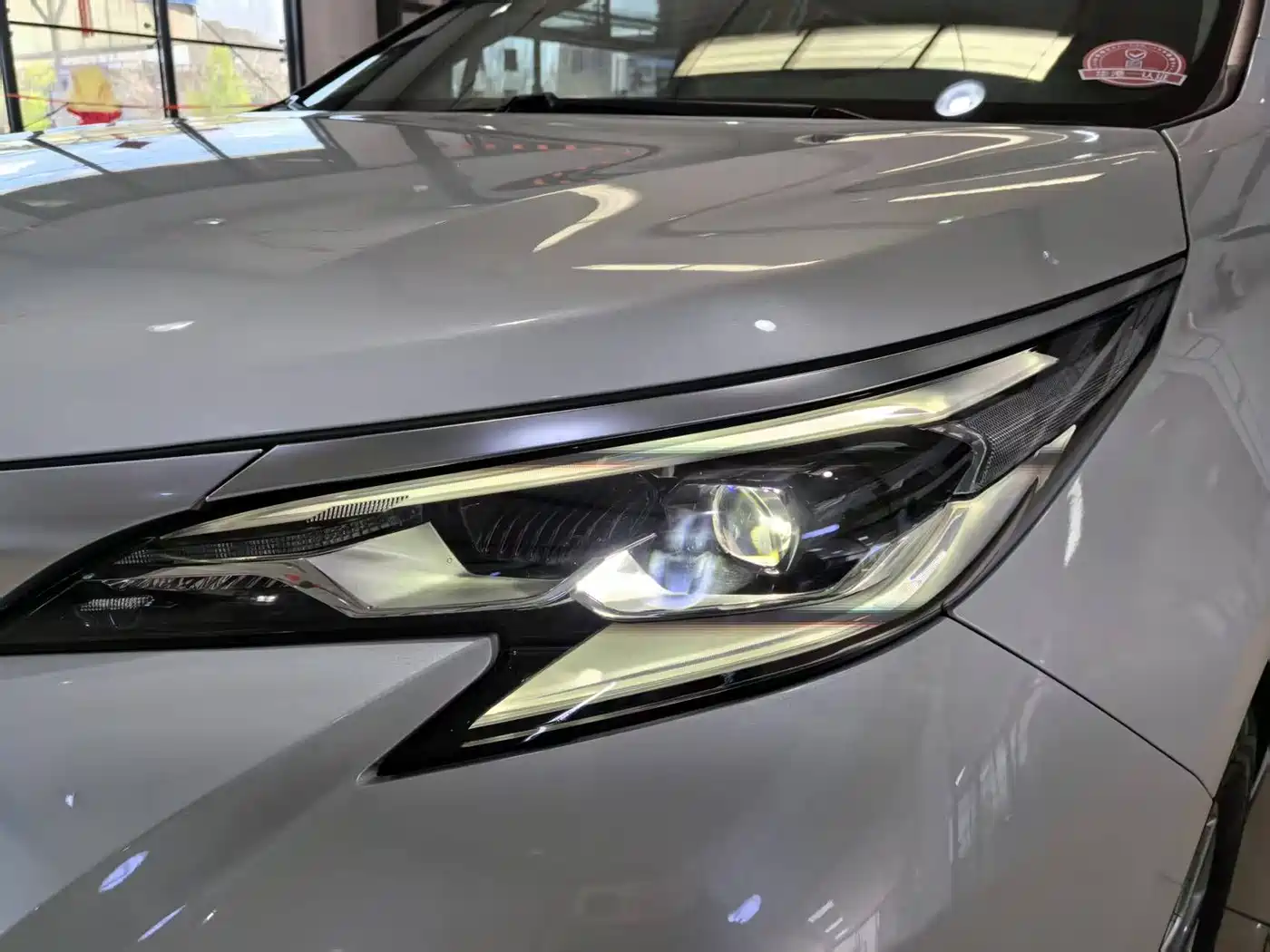Toyota Sienna 2021 2.5L Hybrid Luxury Edition фото 6