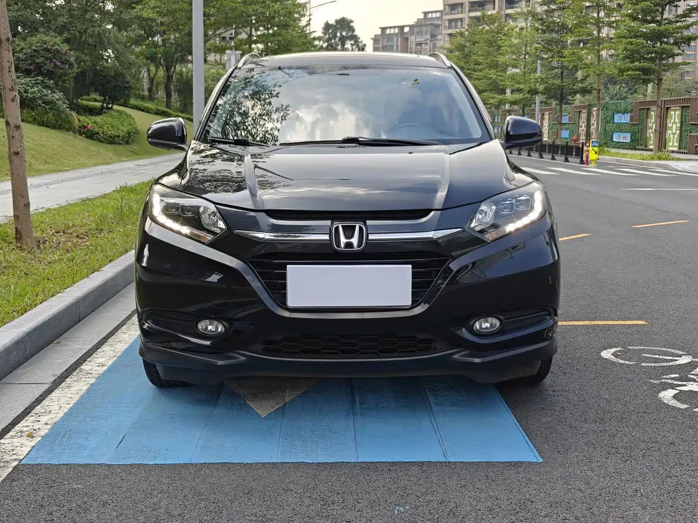 Honda Vezel 2015 2015 1.8L CVT FWD Luxury
