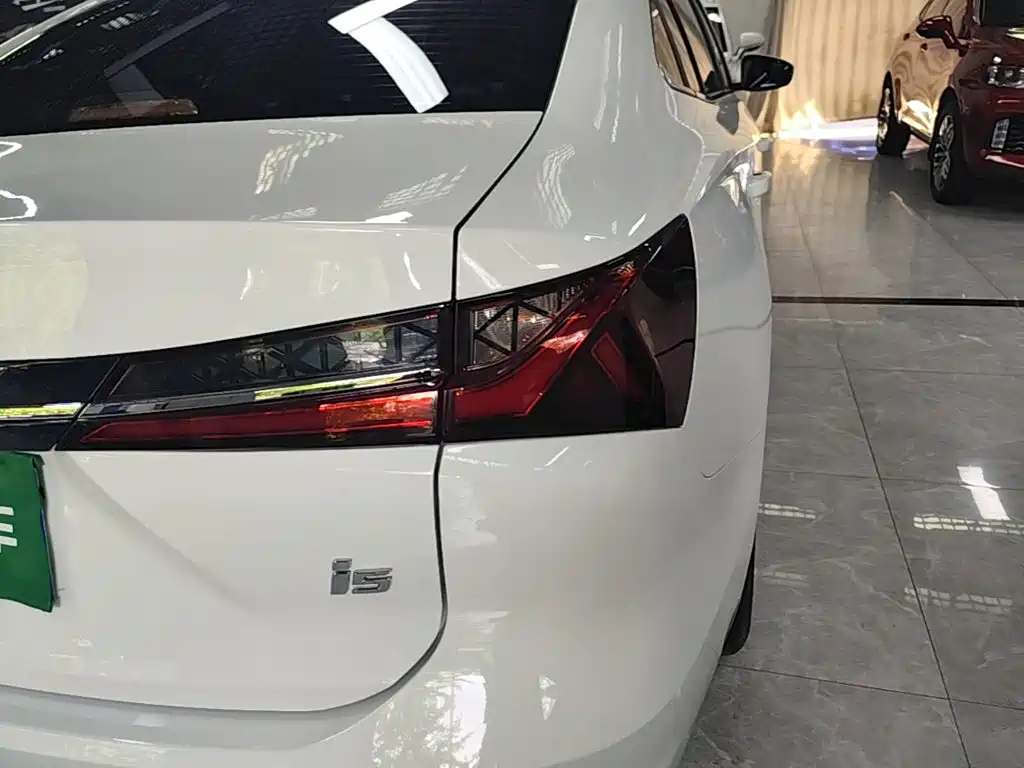 Roewe i5 2025 2023 1.5L CVT Luxury Edition