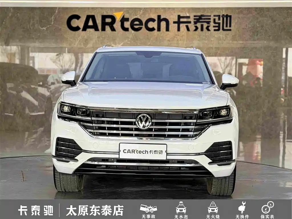 Фото 2 - Volkswagen Touareg