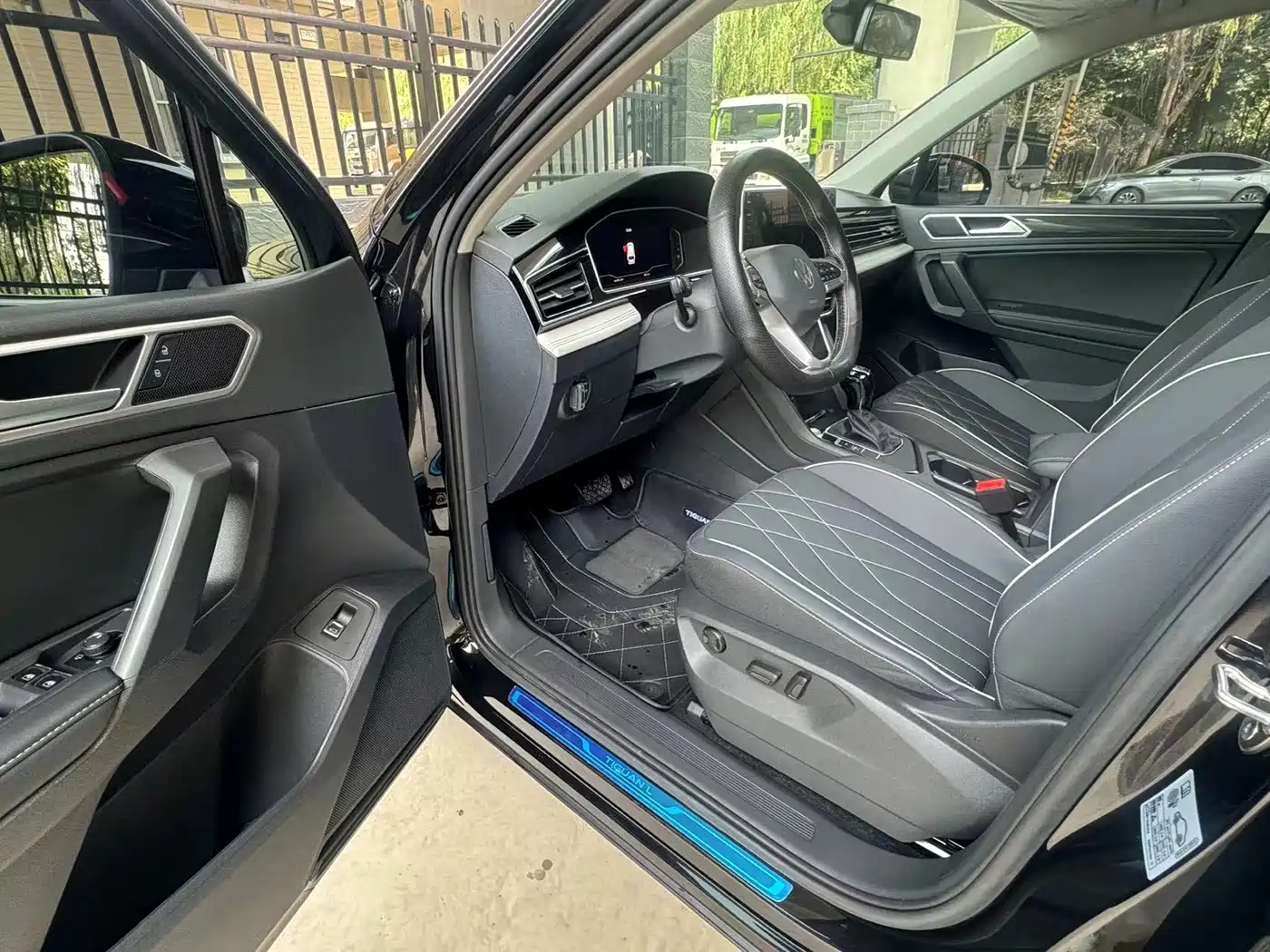 Volkswagen Tiguan L 2025 Model 300TSI Auto 2WD Dragon Edition фото 9