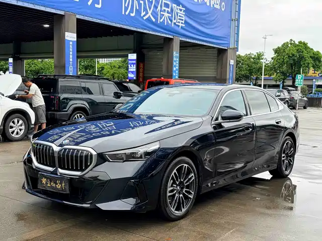 BMW 5 Series 2025