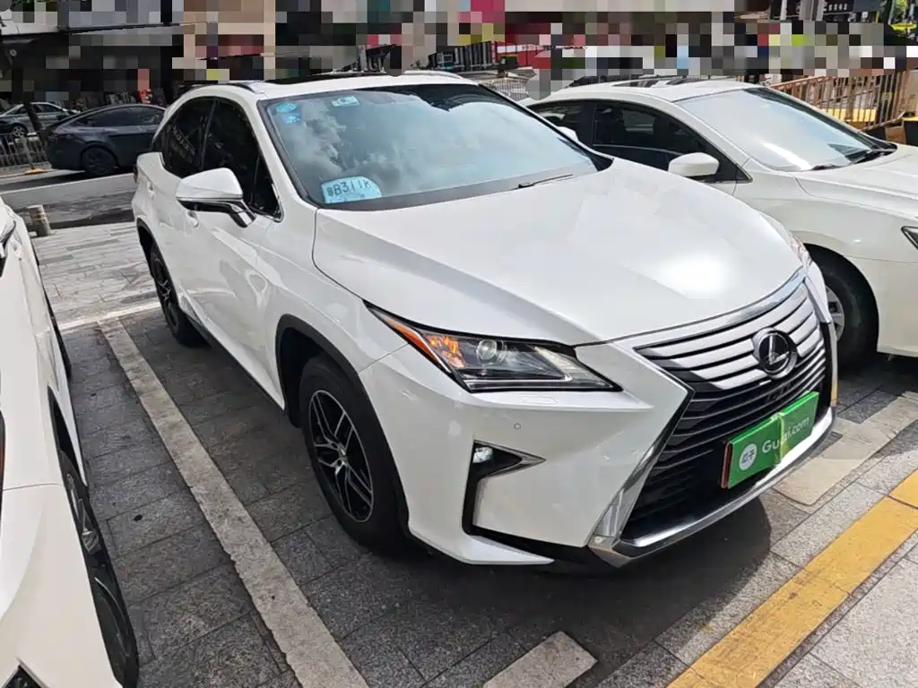 Фото 4 - Lexus RX