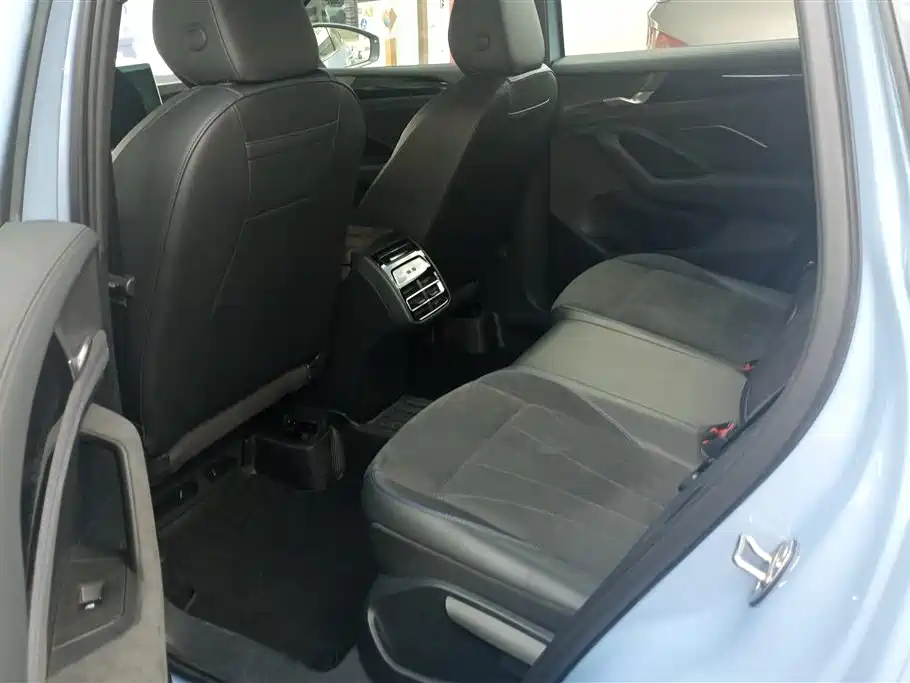 Volkswagen Tiguan L 2024 PRO 380TSI 4WD R-Line Premium Edition фото 11