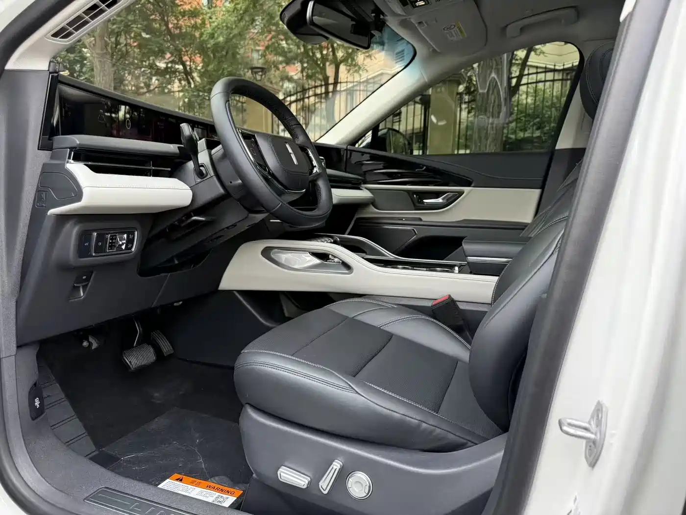 LINCOLN NAVIGATOR