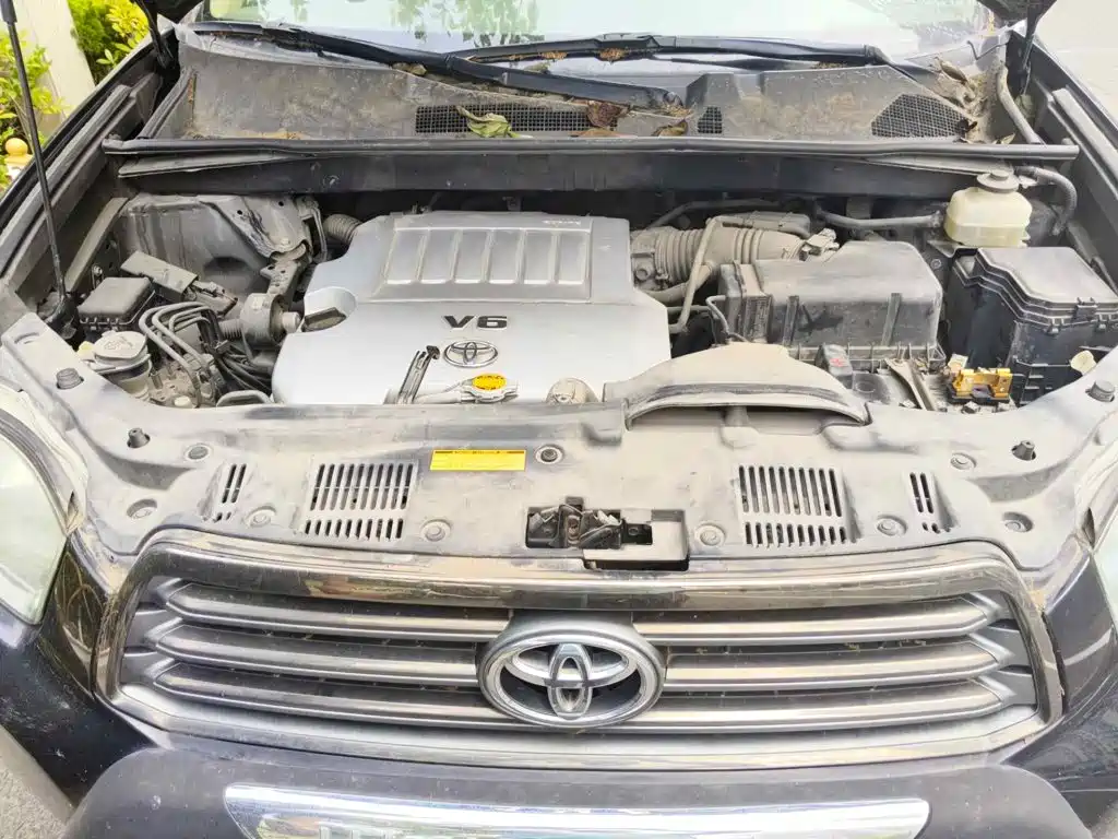 Photo 9 - Toyota Highlander