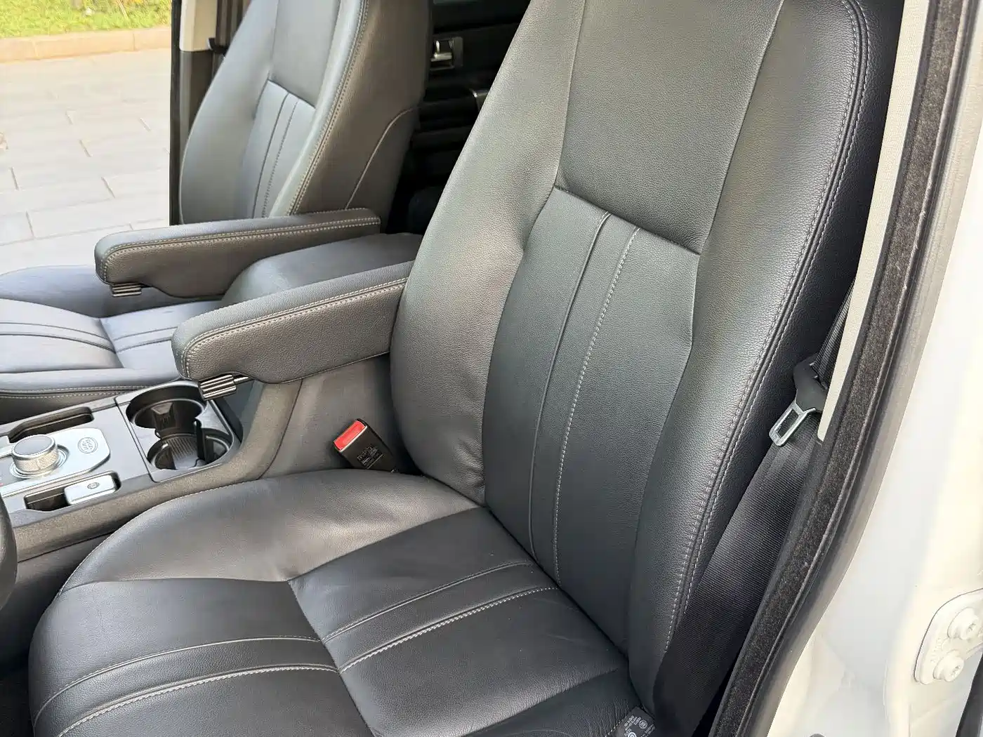 Land Rover Discovery 2015 3.0 SDV6 HSE Diesel фото 32