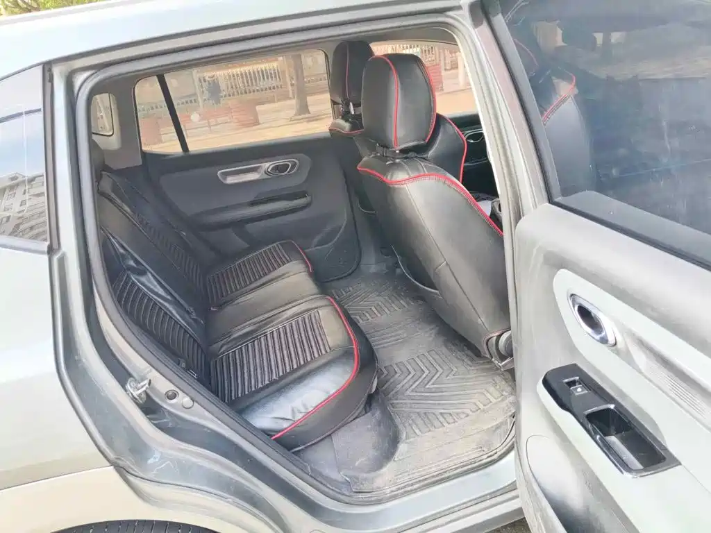 Фото 11 - Aion Y