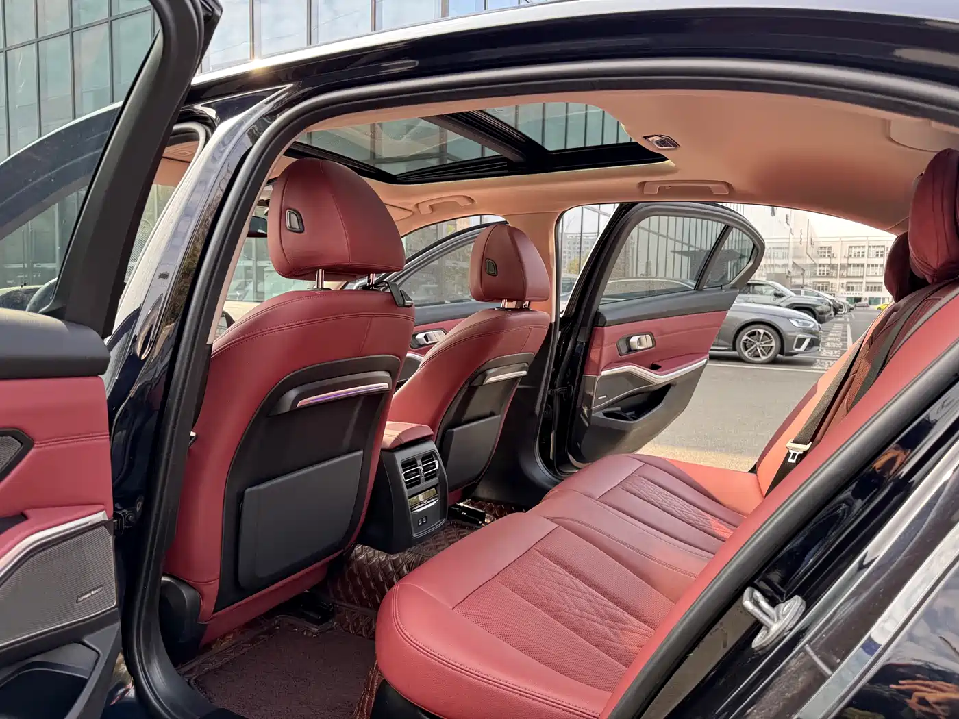 BMW 3 Series 2022 325Li M Sport Shadow Edition фото 9