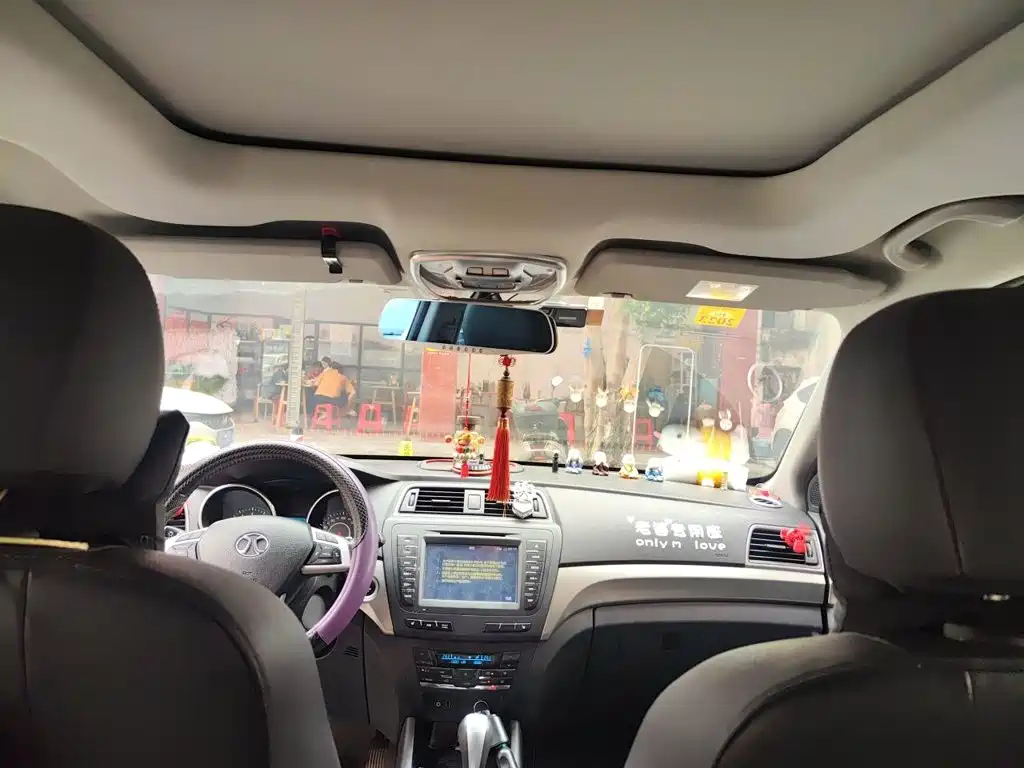 BAIC Senova X65 2015 2015 2.0T Automatic Luxury