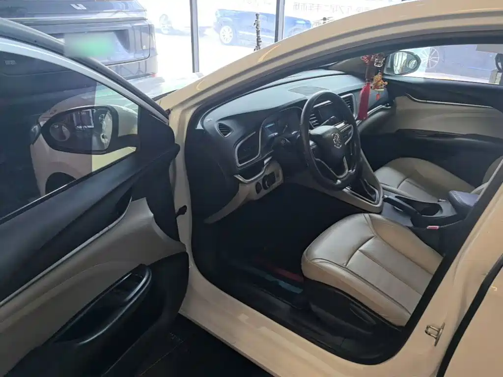 Фото 16 - Buick Excelle