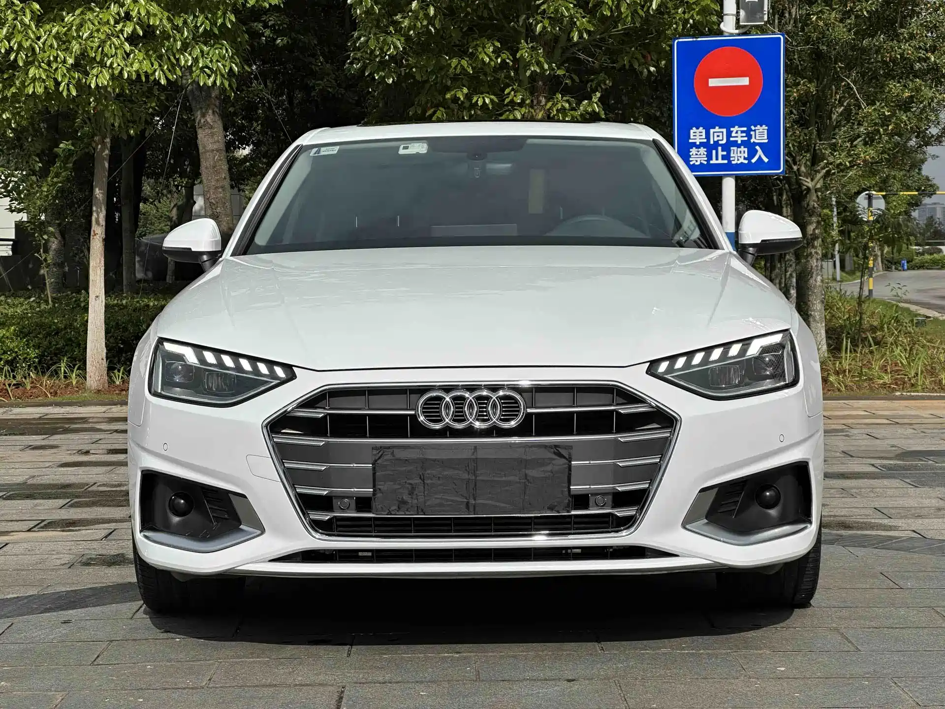 Фото 2 - Audi A4L