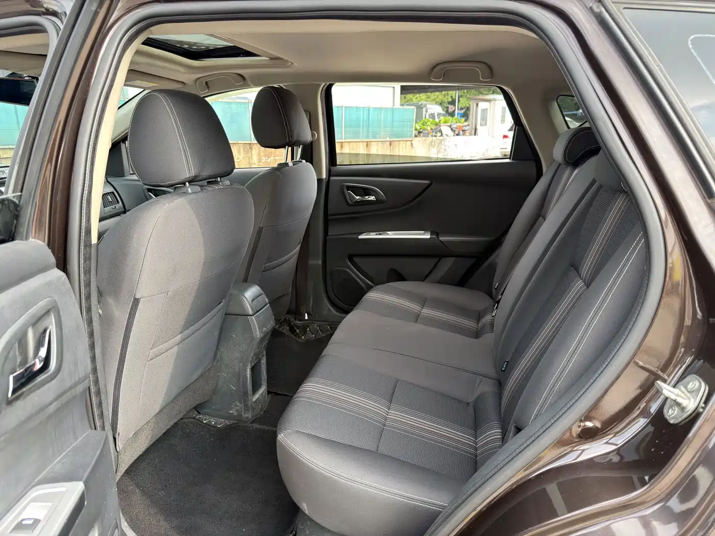 Dongfeng Aeolus Dongfeng Fengshen AX3 2016 2016 1.5L Automatic Premium Cool Edition
