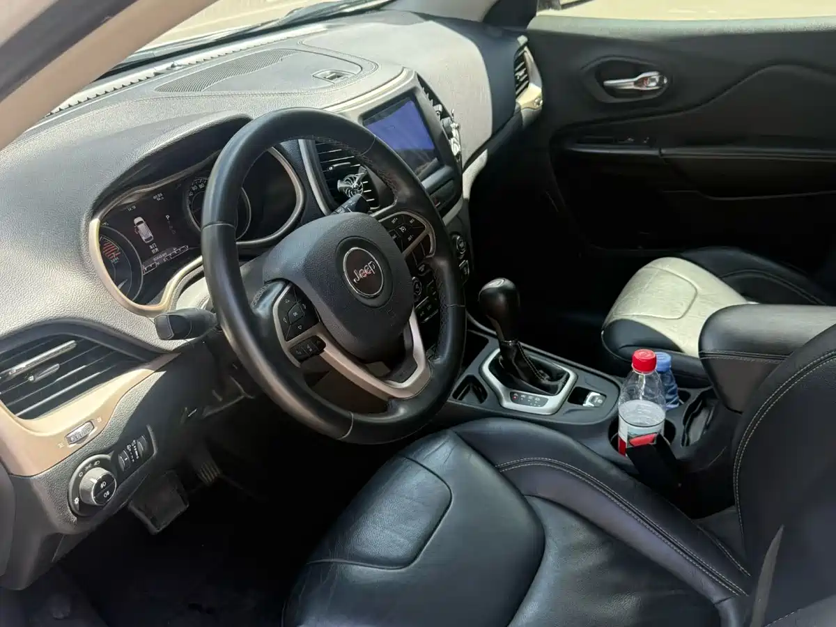 Jeep Cherokee 2018 2017 2.0L Superior Edition