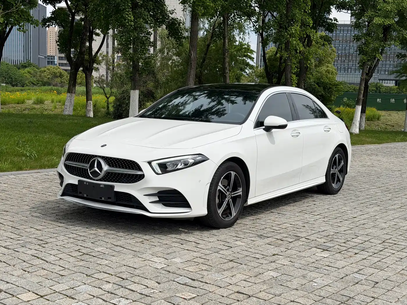 Mercedes-Benz A-Class 2023 A 200 L Fashion