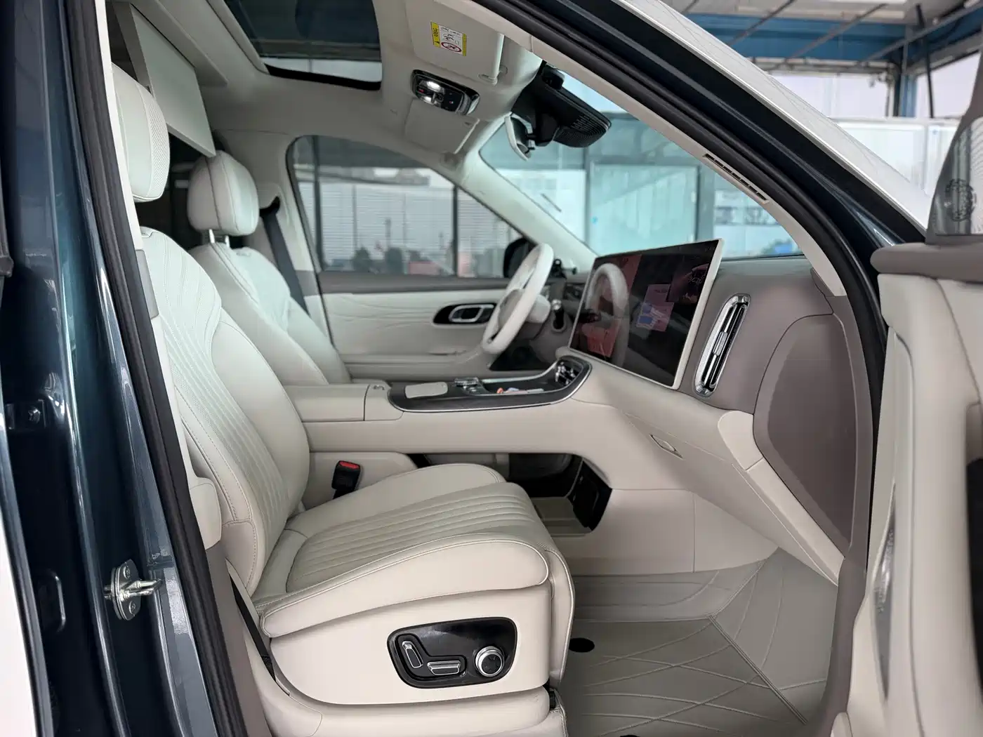 Geely Galaxy Galaxy M9 2025 2025 Model 230km 2WD Explorer+ Edition