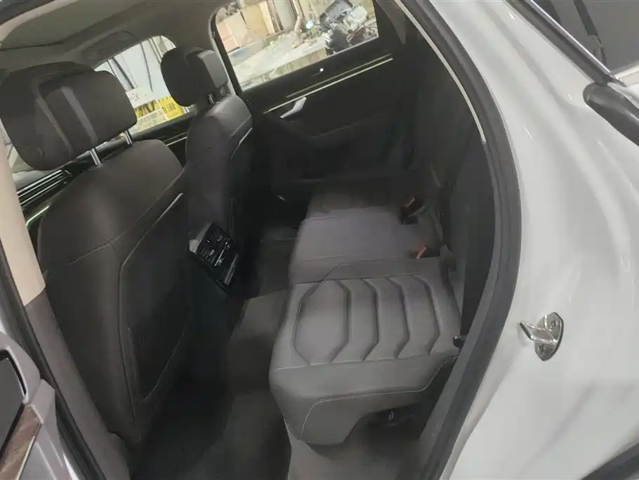 Volkswagen Touareg 2020 3.0TSI Enjoyment Edition China VI фото 11