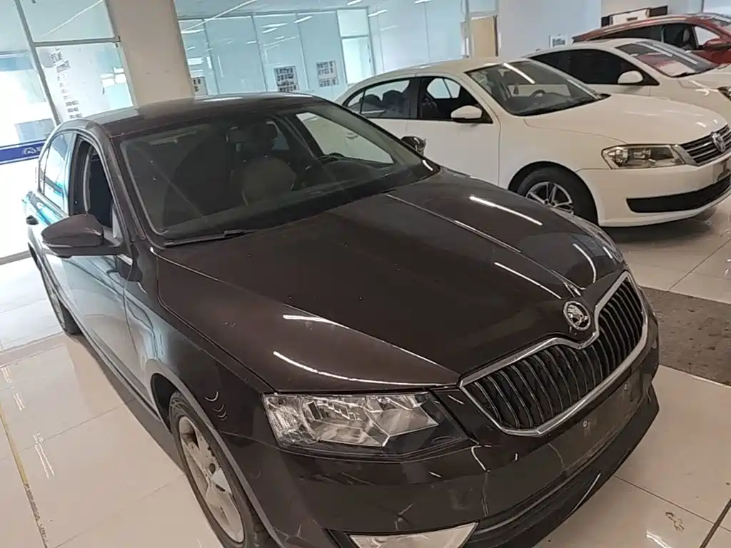 Фото 4 - Škoda Octavia