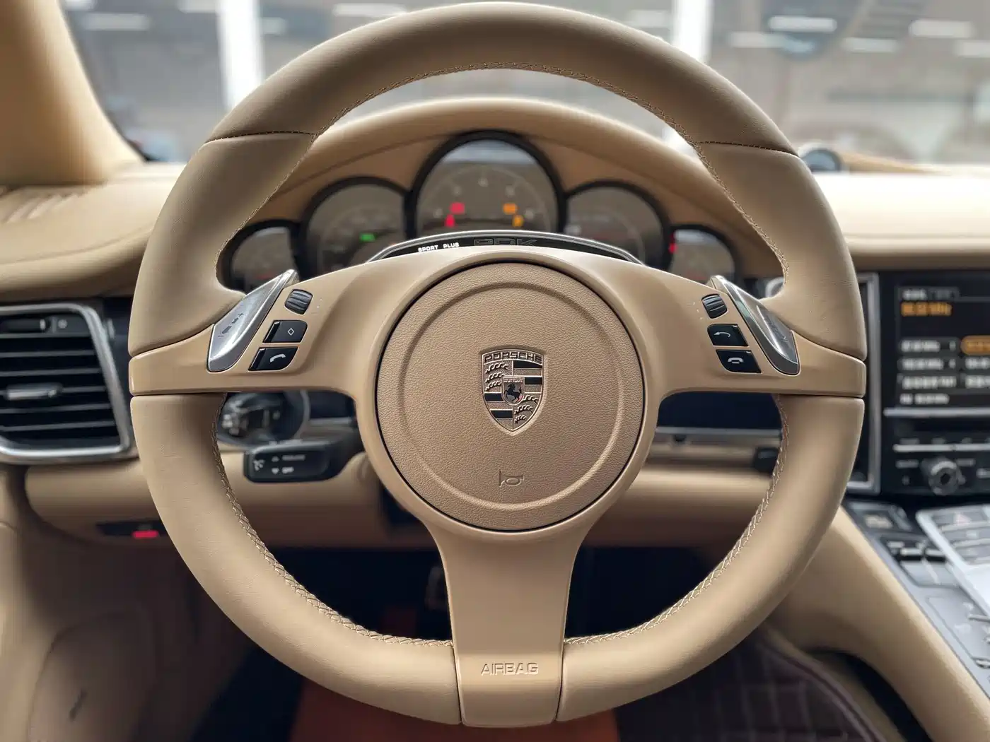 Porsche Panamera 2010 Panamera 4 3.6L фото 10