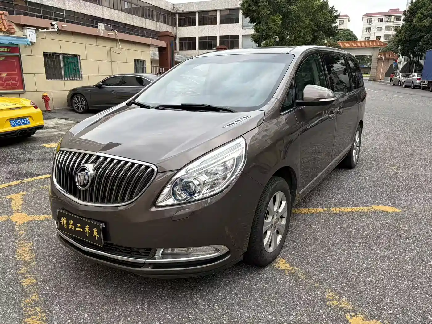 Фото 1 - Buick GL8