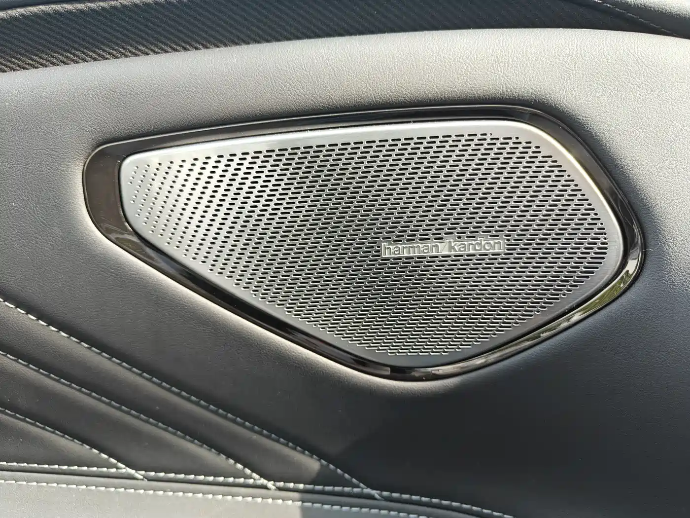 Lynk & Co 10 EM-P 2025 Model 120km Base Version фото 12