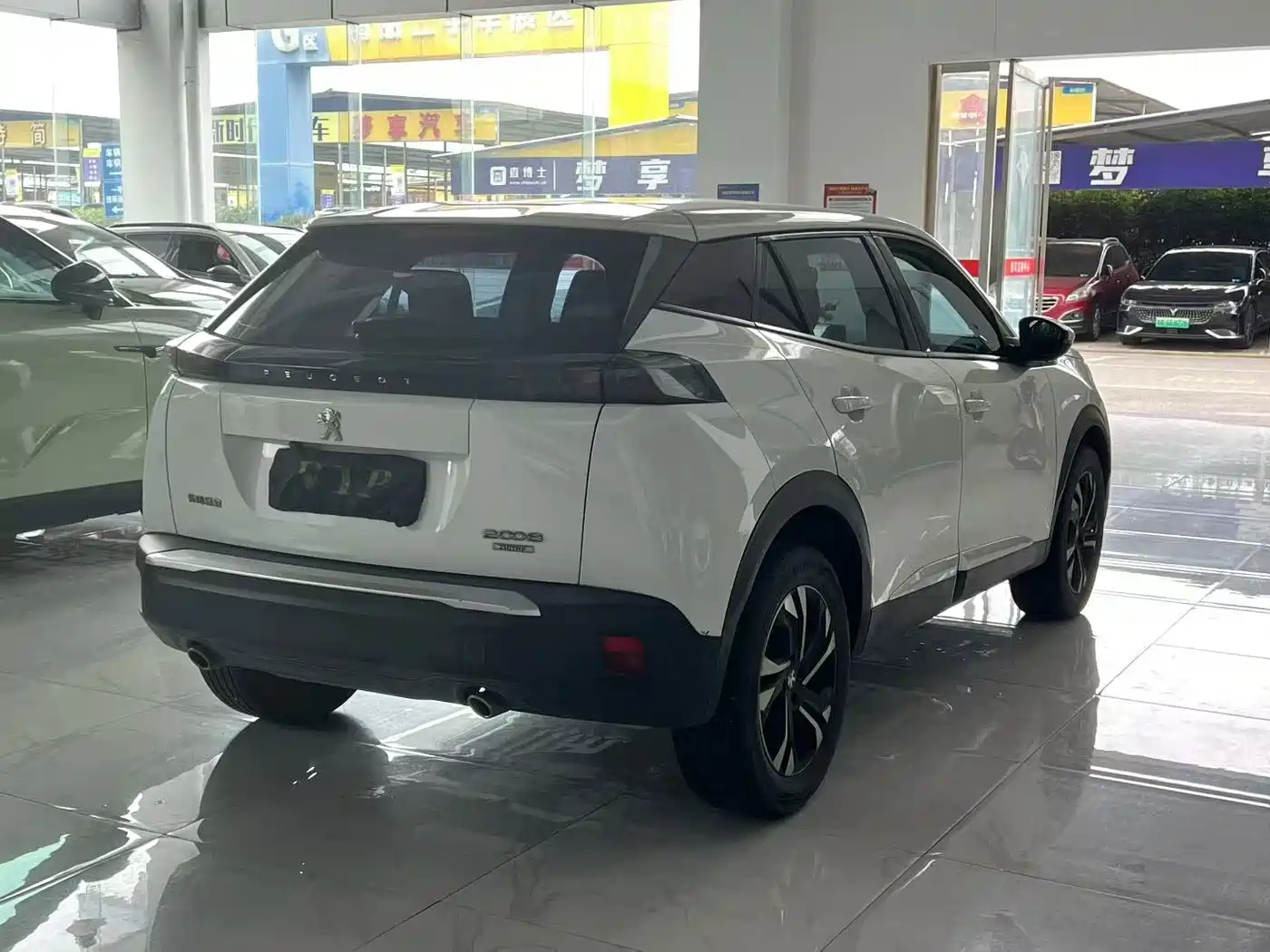 Photo 7 - Peugeot 2008