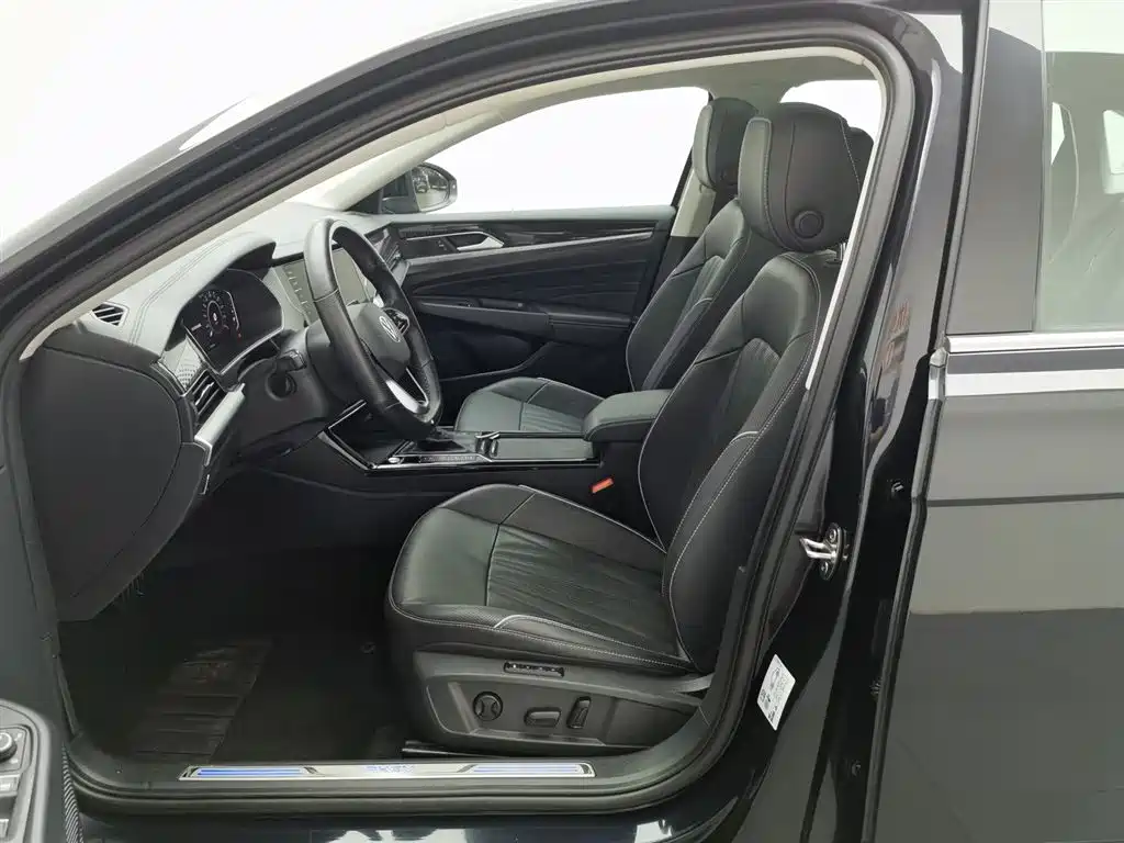 Volkswagen Passat New Energy 2023 430PHEV Hybrid Luxury фото 10