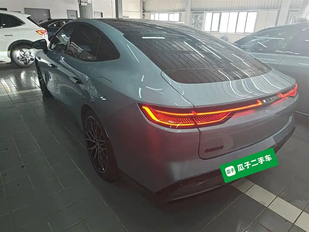 Geely Galaxy Galaxy E8 2025 620km AWD Starship LiDAR Smart Drive Edition фото 5