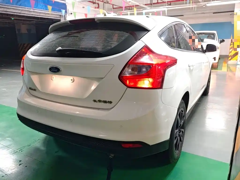 Фото 7 - Ford Focus