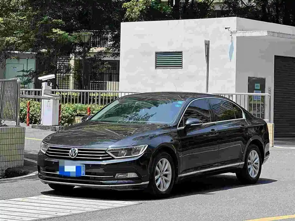 Фото 1 - Volkswagen Magotan