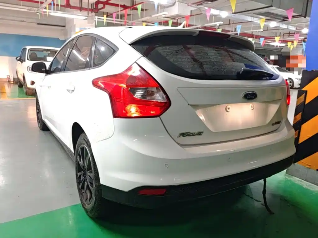 Фото 5 - Ford Focus