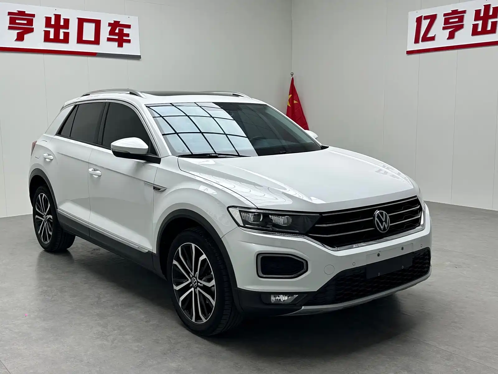 Фото 3 - Volkswagen T-ROC