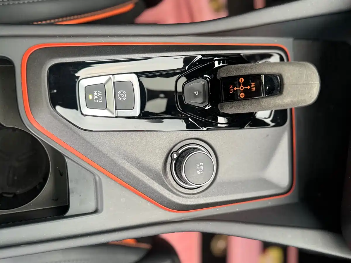 Lynk & Co 02 Hatchback 2021 2.0TD Halo Driving Control Package Edition фото 25