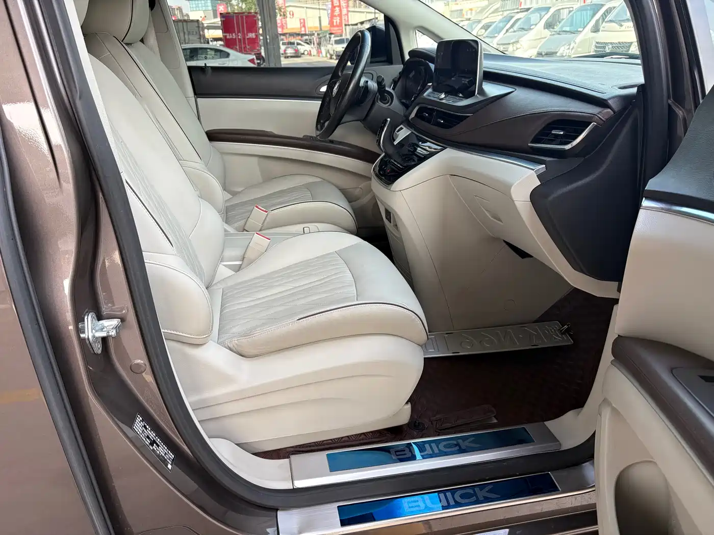 Buick GL8 2021 Land Business Class 652T Luxury фото 7