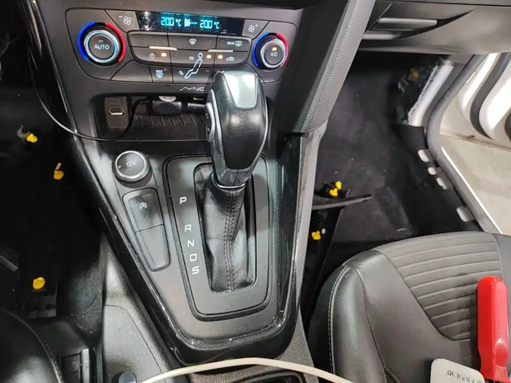 Фото 10 - Ford Focus