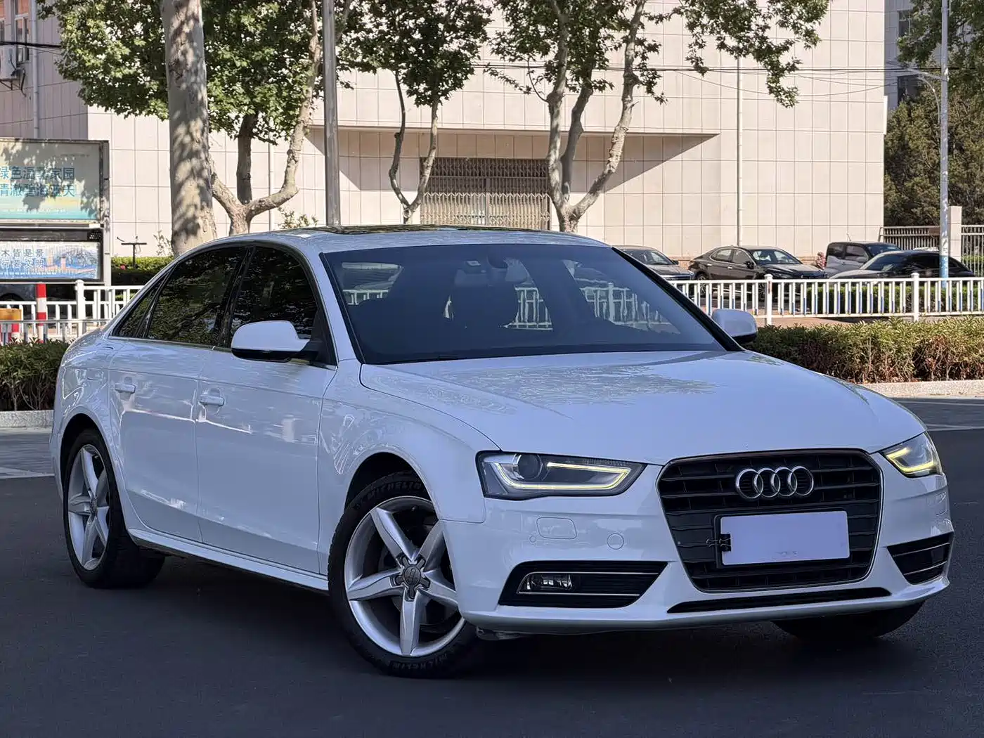 Audi A4L 2013 35 TFSI Automatic Standard фото 3