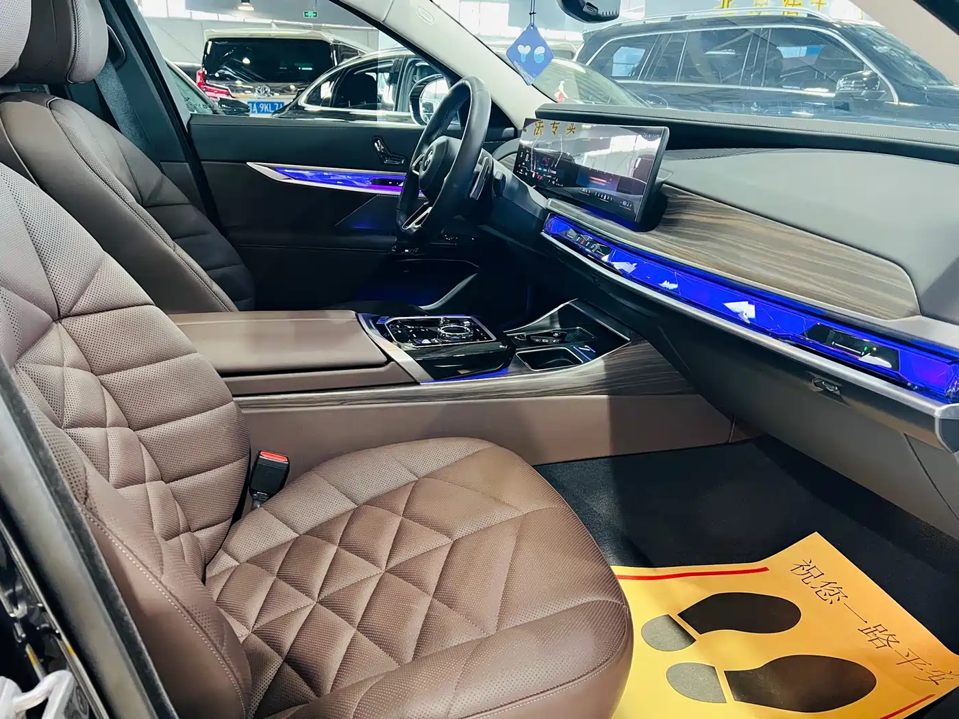 BMW 7 Series 2023 Model 735Li M Sport Package фото 14