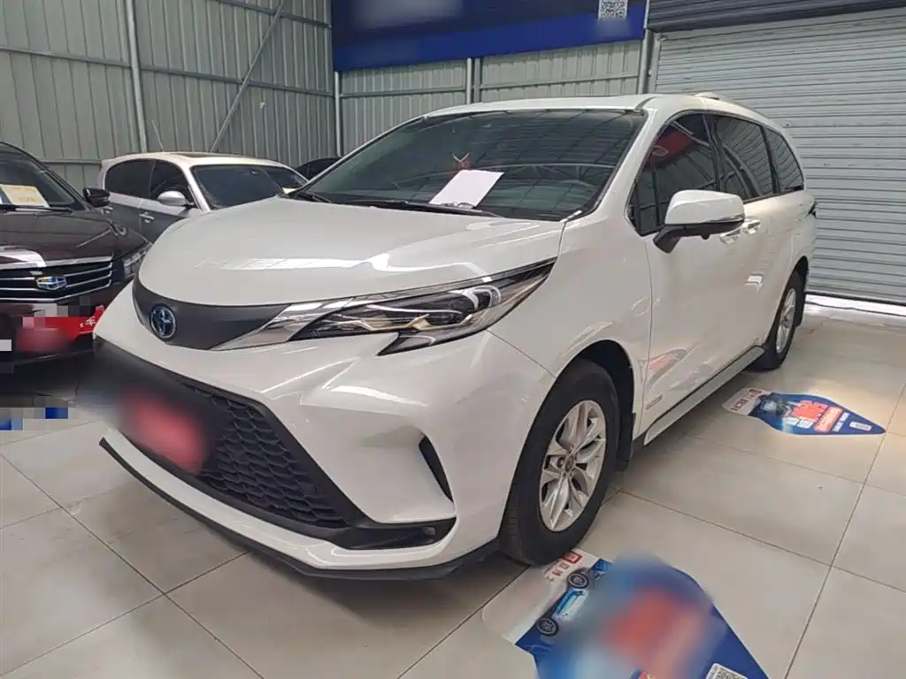 Toyota Granvia 2024 2.5L Hybrid Comfort