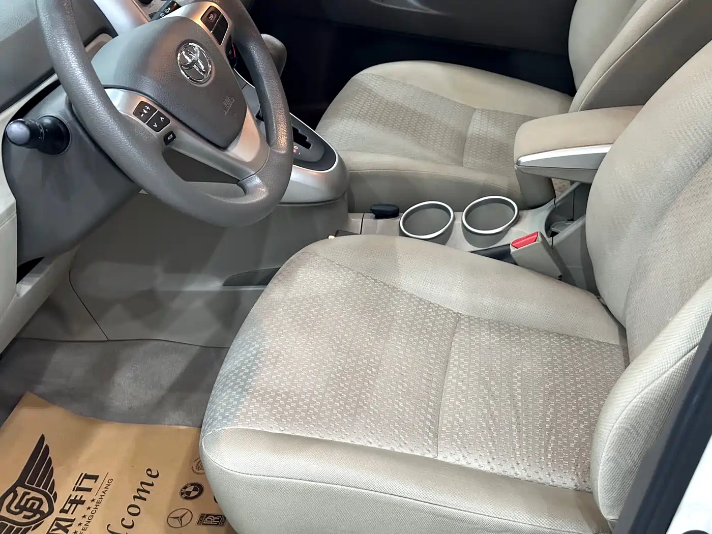 Toyota E'Z 2015 180E CVT Crossover Edition фото 7