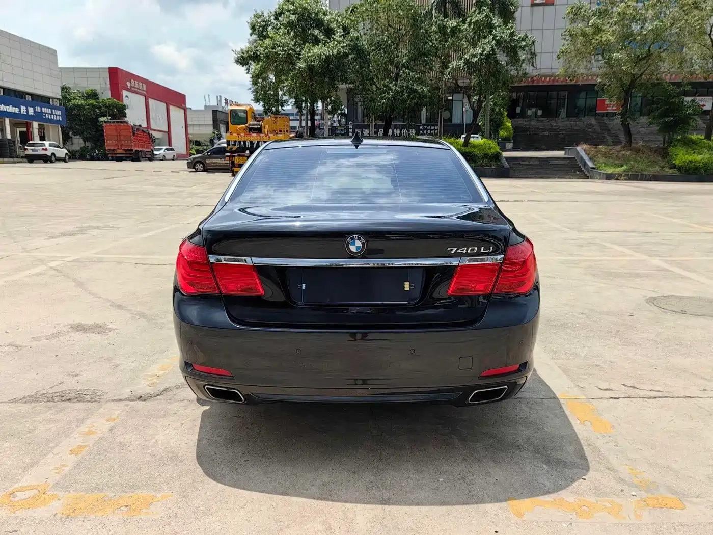 BMW 7 Series 2009 Model 740Li Leading Edition фото 4