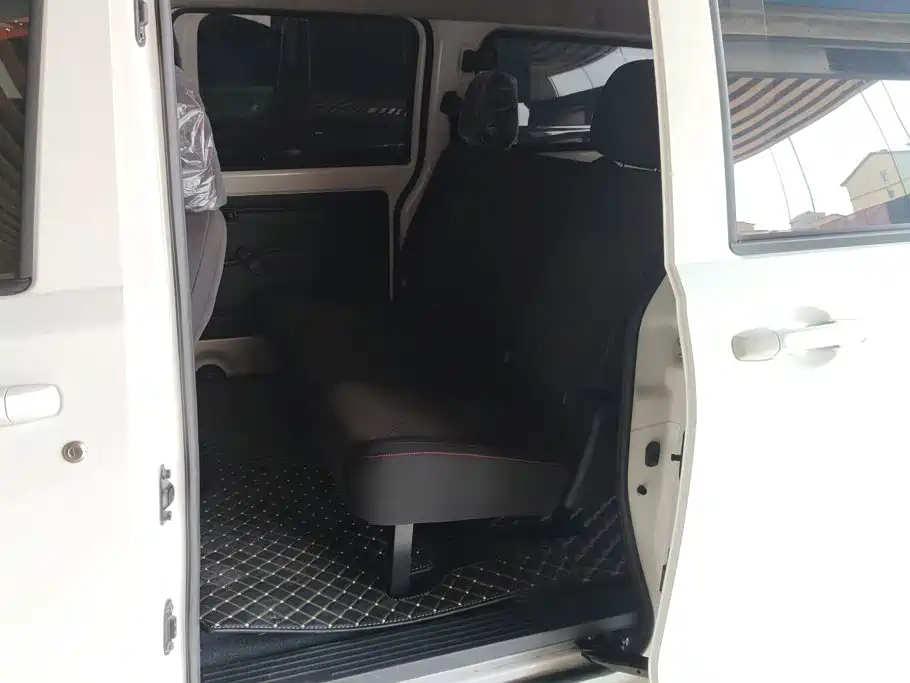 Dongfeng Fengguang Fengguang 380 2025 2022 1.5L Luxury Passenger Van 5-seater