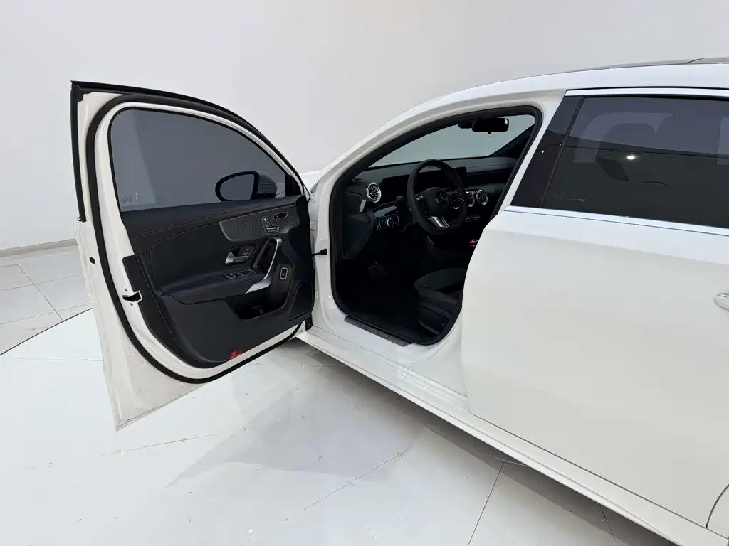Mercedes-Benz A-Class 2026 2025 A 200 L Fashion Edition