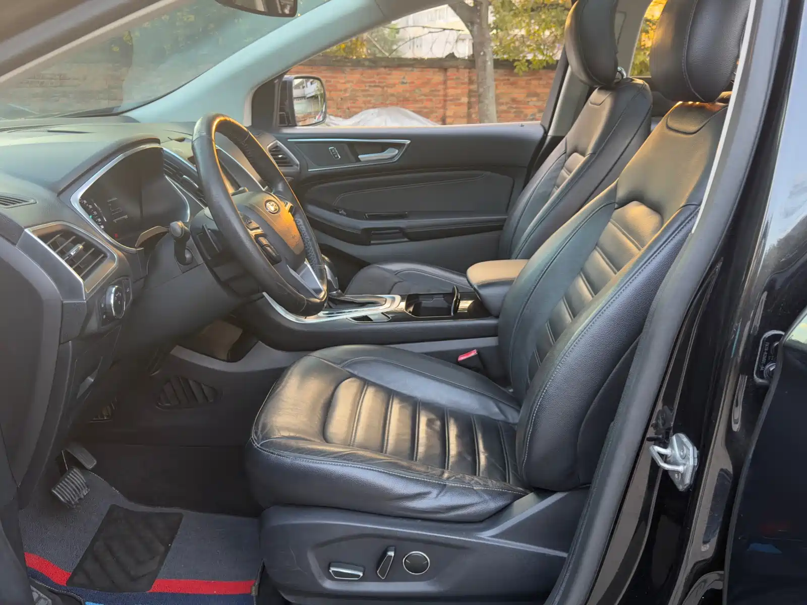 Фото 17 - Ford Edge