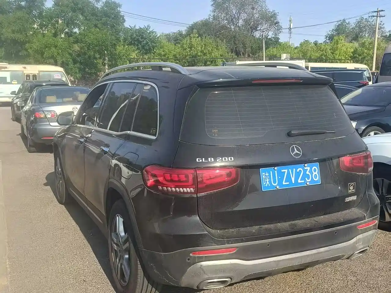 MERCEDES-BENZ GLB